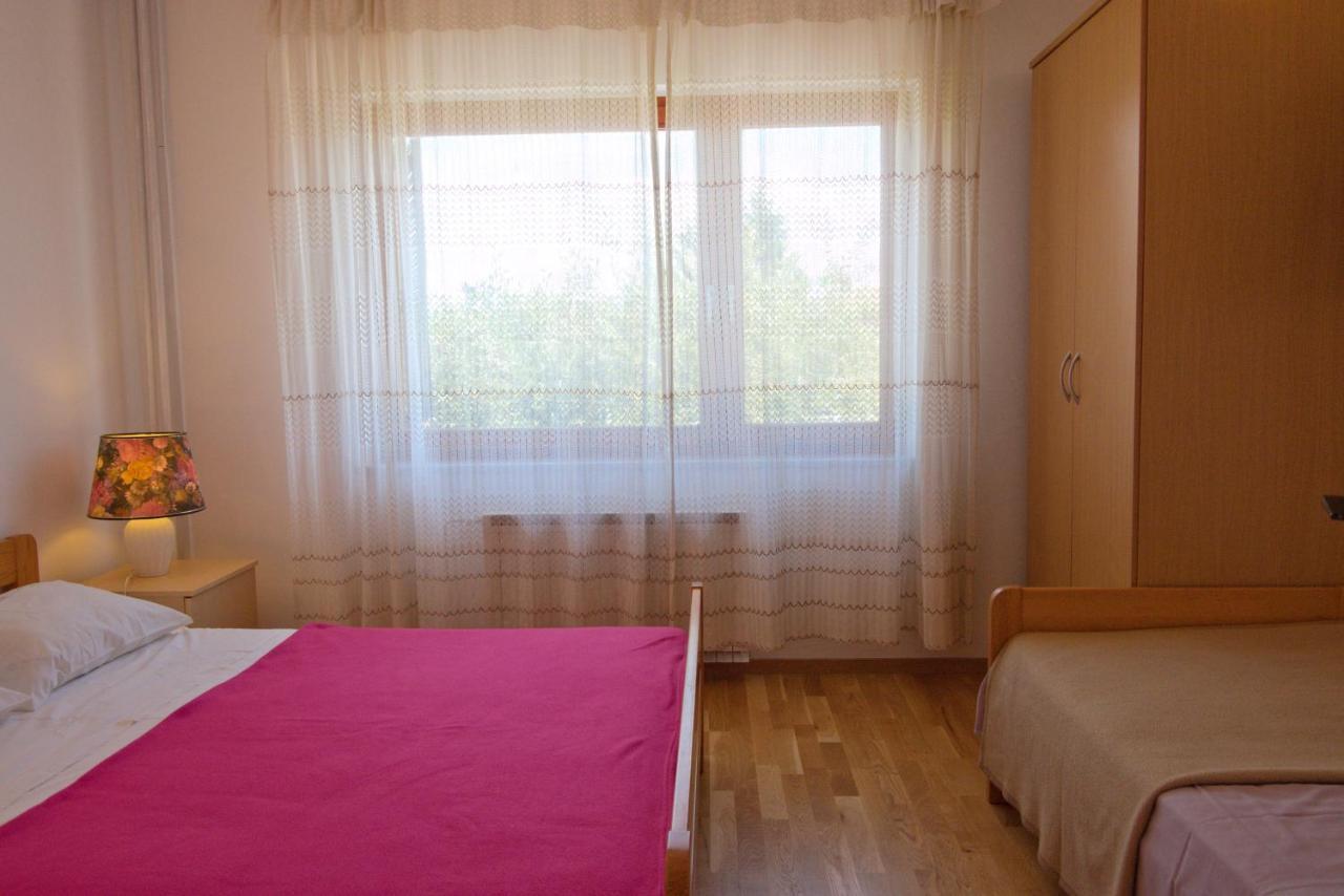 Apartments Vili *